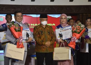 Bupati Malang, Sanusi bersama dengan juara Duta Anti Narkoba Kabupaten Malang 2021. Foto: dok