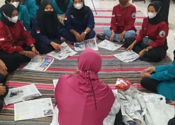 Bersama Warga Desa Langlang, FEB Unisma Ubah Sampah Jadi Modal Investasi di Pasar Modal