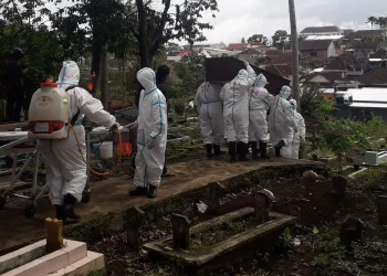 malang - DLH Kota Malang Membebastugaskan Relawan Pemakaman COVID-19 Mulai 2022