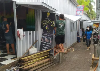 Pedagang Pasar Besar Kota Batu Rombak Kios di Tempat Relokasi Secara Mandiri