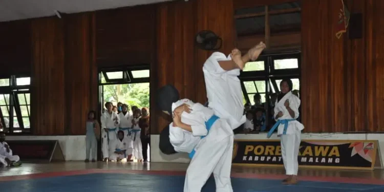 bibit - Yonif Para Raider 502 Ujwala Yudha Cari Bibit Atlet Karate Nasional