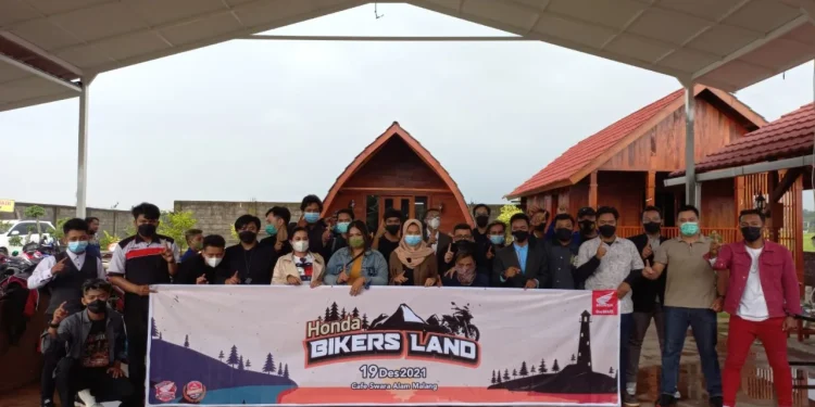 Berkumpulnya komunitas Honda