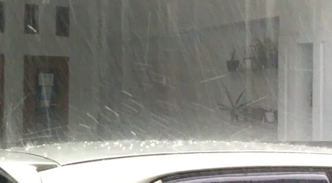 hujan es landa Kota Malang