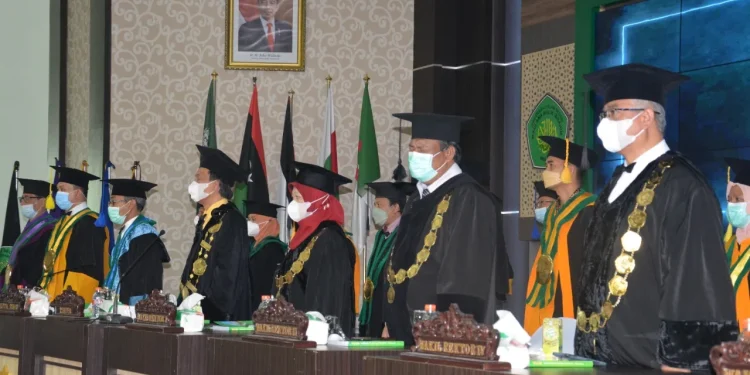 uin malang kukuhkan 1600 wisudawan
