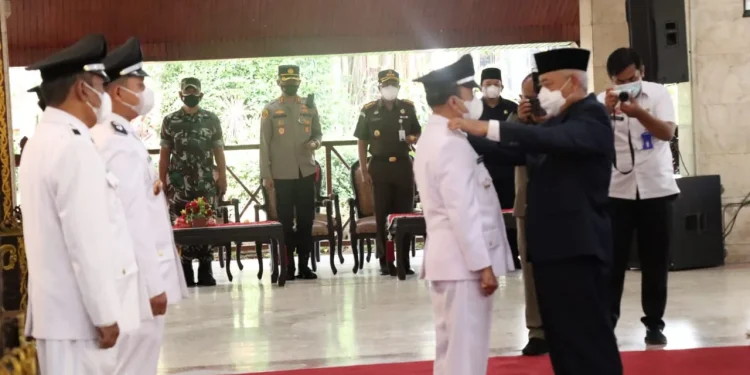pelantikan 12 kades di Kabupaten Malang