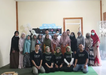 hari ibu, Neyna beri bantuan