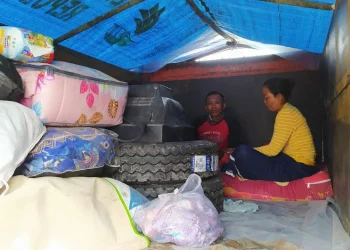 Pasutri korban erupsi Semeru pilih tinggal di atas truk
