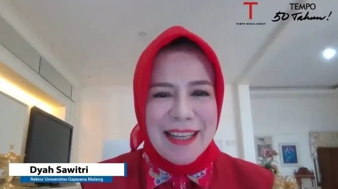 Foto: Rektor Uniga Malang, prof. Dyah Sawitri saat menjadi narasumber acara Apresiasi Perjuangan Ibu Mendampingi Anak Selama Pandemi yang diselenggarakan Tempo (Tangkapan layar youtube Tempodotco)