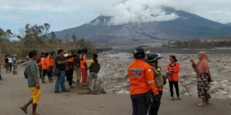 Meninggal,semeru - Sepekan Opsar, Korban Jiwa Meninggal Erupsi Semeru Capai 46 Orang