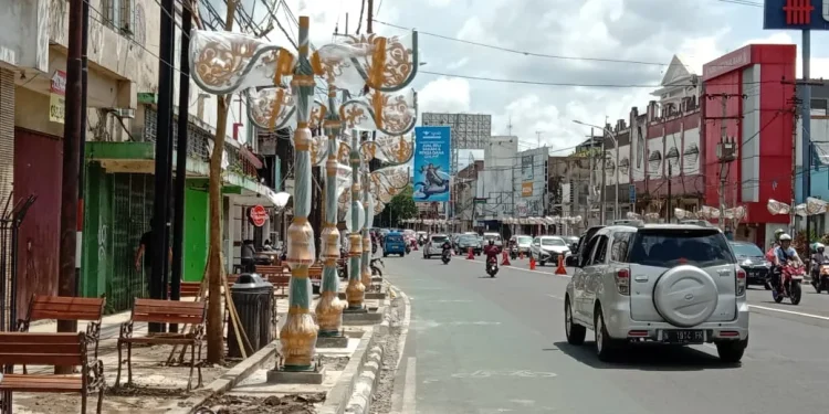Pohon Tabebuya sudah menghiasi kawasan Kayutangan Heritage