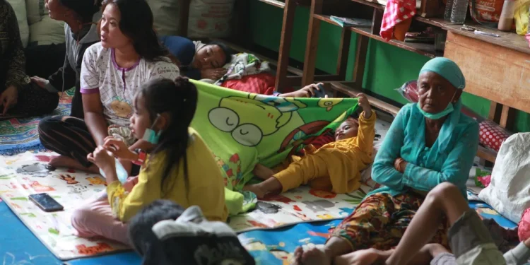 korban erupsi semeru di pengungsian