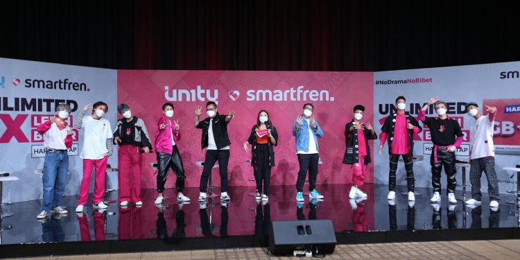 Smartfren meluncurkan paket Unlimited Harian dan mengumumkan UN1TY sebagai brand ambassador Smartfren