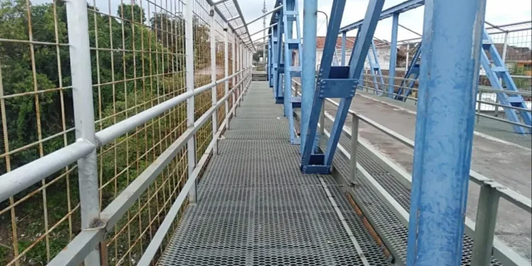 pelor - Renovasi Jembatan Pelor Rampung, Kini Tersedia Jalur Pejalan Kaki