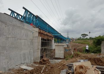 Pembangunan Jembatan Tlogomas Kota Malang. Foto: M Sholeh