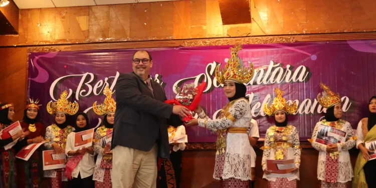 malangkucecwara - STIE Malangkucecwara Lepas Pisah 22 Peserta Program Pertukaran Mahasiswa Merdeka Dalam Negeri