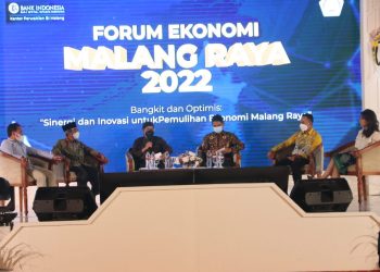 Para narasumber dalam Forum Ekonomi Malang Raya. Foto: dok