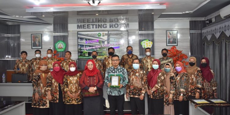 Penandatanganan MoA antara FEB Unisma dengan FEBI UIN Suka Yogyakarta. Foto: dok