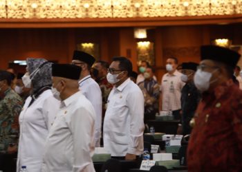 Wakil Wali Kota Malang, Sofyan Edi Jarwoko (tengah) saat menghadiri seminar nasional mewakili Kota Malang. Foto: dok