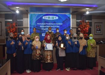 Penyerahan Penghargaan kepada FEB Unisma sebagai Kampus Pelopor Pembelajaran Inklusi Kesadaran Pajak dari Kanwil DJP Jawa Timur 3. Foto: dok