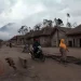 Semeru Masih Erupsi, PWI Peduli dan IKWI Gandeng Tugu Media Group Salurkan Bantuan