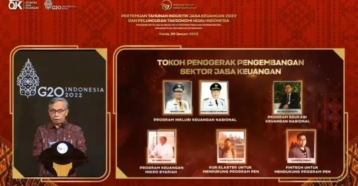 industri - Pertemuan Tahunan Industri Jasa Keuangan 2022 Beri Penghargaan pada Sederet Tokoh