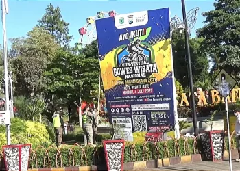 batu - Satpol PP Kota Batu Bongkar 175 Reklame Liar