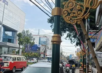 viral lampu hias rusak