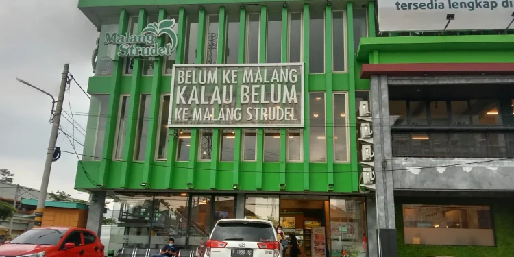 mencuri daster