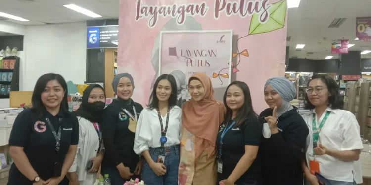 penulis layangan putus