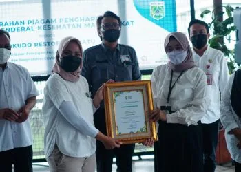 Piagam penghargaan Restoran Kota Batu.