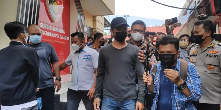 Pelaku tendang sesajen di Mapolda Jatim
