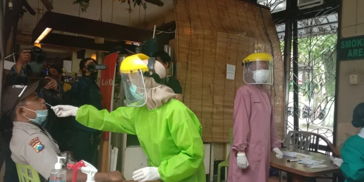 pegawai - Pegawai Lai Lai Fruit Market Jalani Swab Antigen, 1 Orang Positif