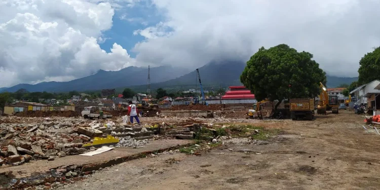 pasar - Pasar Besar Batu Mulai Rata dengan Tanah