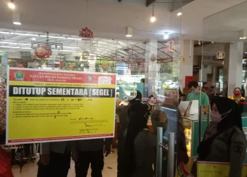 malang - Satpol PP Kota Malang Segel Lai Lai Fruit Market