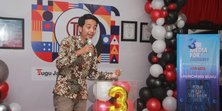 komika - Komika Wawan Saktiawan Roasting CEO Tugu Media Group