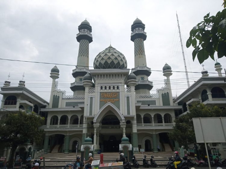 Masjid Agung Jami' Kota Malang. Foto: Donatus Nur Sungga-Bernadeta Pahu