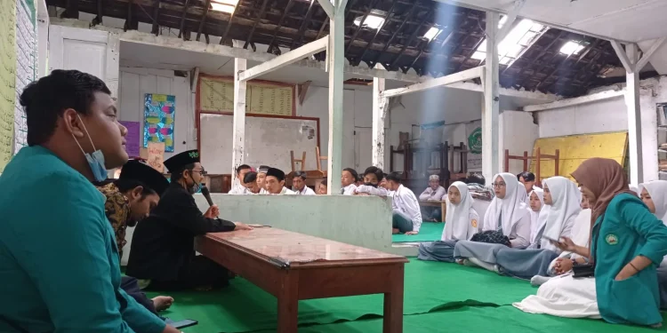 unisma - KSM Unisma Beri Edukasi Masalah Pernikahan Dini di Desa Madiredo