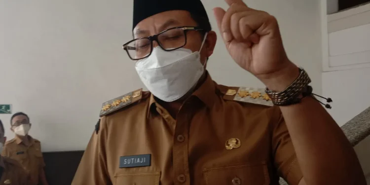 Wali Kota Malang, Sutiaji menjelaskan Kota Malang kembali masuk PPKM Level 3. Foto: M Sholeh