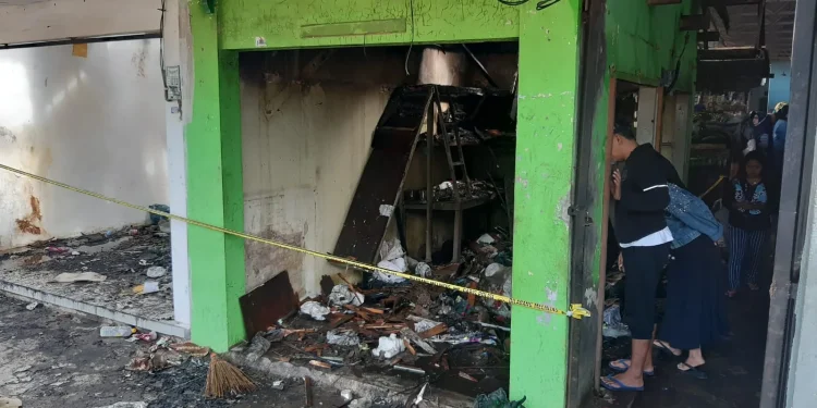 Kondisi kios di Pasar Bululawang pasca kebakaran. Foto: Aisyah Nawangsari