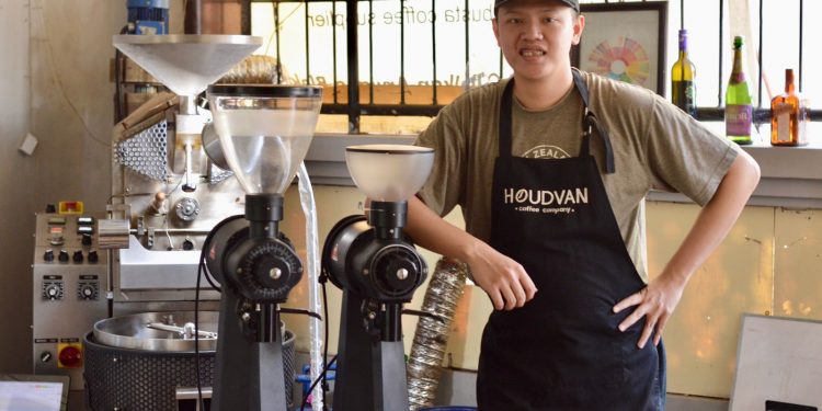 Devan Christian Sugiarto sukses merintis usahanya di bidang kopi sejak kuliah. Foto: dok