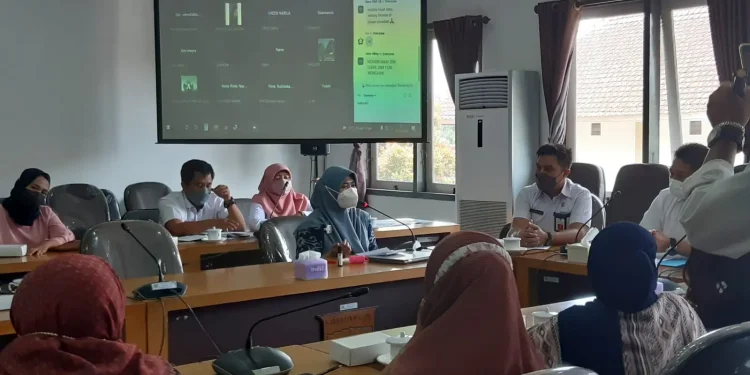 Suasana rapat dengar KPuK dengan DPRD Kabupaten Malang dan DP3A. Foto: Aisyah Nawangsari