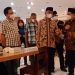 Menko PMK, Muhadjir Effendy meninjau pelaksanaan vaksinasi di Mal Sarinah Kota Malang. Foto: M Sholeh