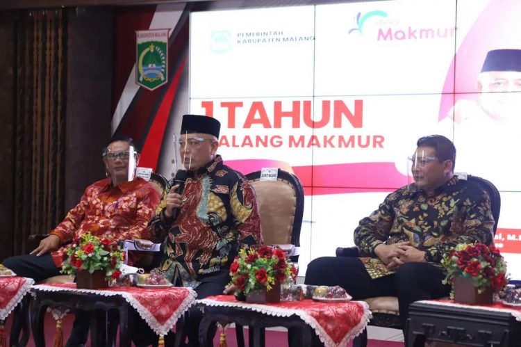Bupati Malang, Sanusi (tengah) dan Wakil Bupati Malang, Didik Gatot Subroto (kanan). Foto: dok