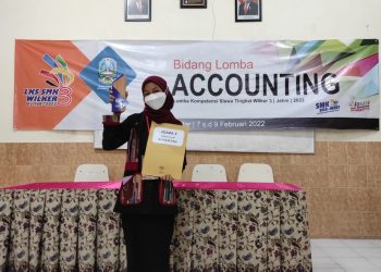 Anggita Yulia Amanda juara 2 LKS Wilker 3 Bidang Accounting dan bersiap melaju ke tingkat Provinsi Jawa Timur. Foto : dok