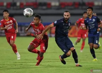 arema - Arema FC vs Persija 1-1, Posisi Puncak Masih Aman