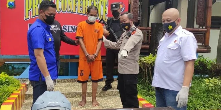 Pelaku pencurian dengan kekerasan, di Mapolsek Singosari. foto/ist