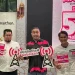 (Dari kiri ke kanan) Agus Rohmat, VP of Network Operations Smartfren; Iqbal Asseweth, VP of Integrated Marketing Communications Smartfren; dan Ari Abdya, Head of Mass Product Development Smartfren dalam acara Ramadan WOW with Smartfren #UnlimitedKebaikan di Jakarta, Kamis (31/3/2022).
