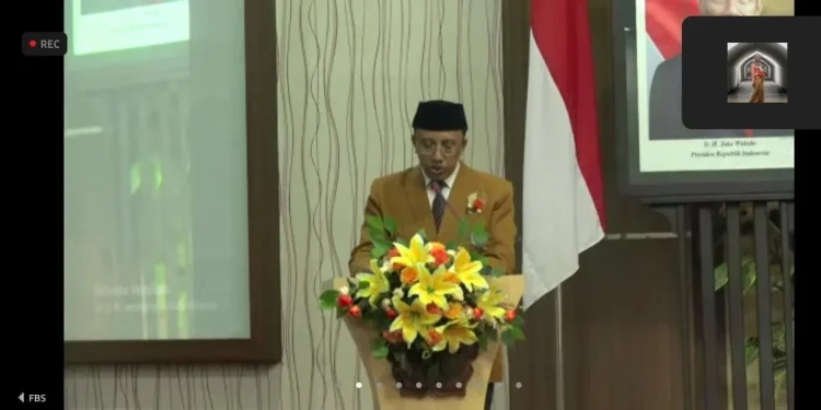Dekan FBS Unikama, Rusfandi saat memberikan arahan. Foto: tangkapan layar