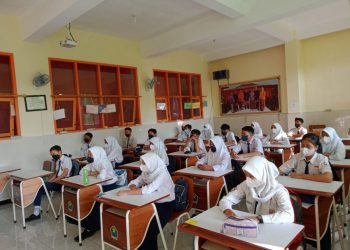 Siswa SMPN 8 Kota Malang mulai melangsungkan pembelajaran tatap muka. Foto: M Sholeh