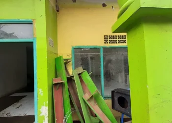 rumah - Rumah Belum Layak Huni, Korban Banjir di Pakis Mengungsi